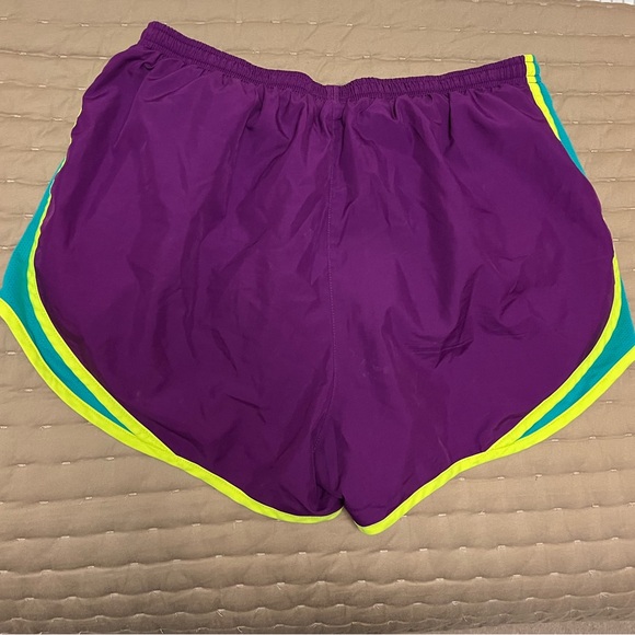 Women’s Nike Dri-Fit Running Shorts Purple Size Large - Picture 3 of 3